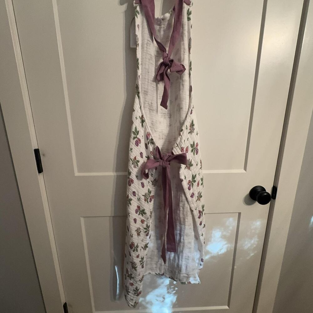 En Vogue Crossback Apron Adult One Size White Fig Fruit Cotton Gauze Kitchen NWT - Picture 6 of 7